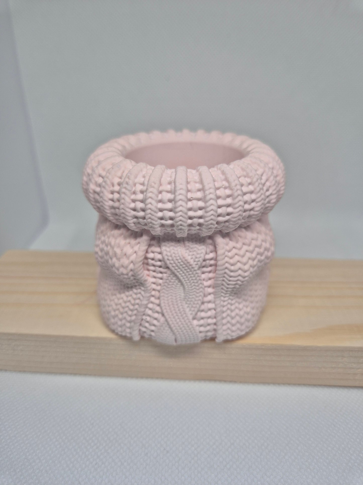 Knitted style pots